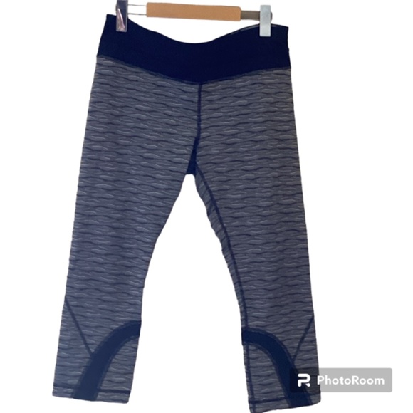 COPY - Lululemon Run: Inspire Crop II * All Luxtreme -Size 10 - Picture 3 of 8
